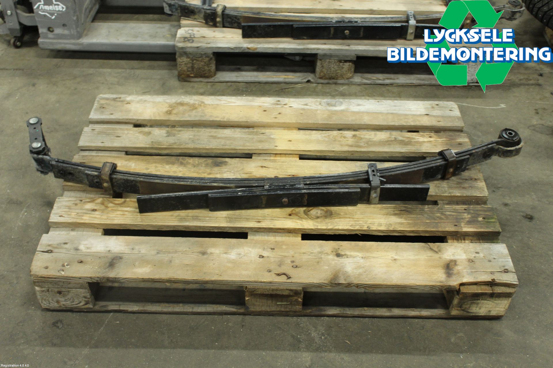 Toyota HILUX 16- Fjäder Bak Blad