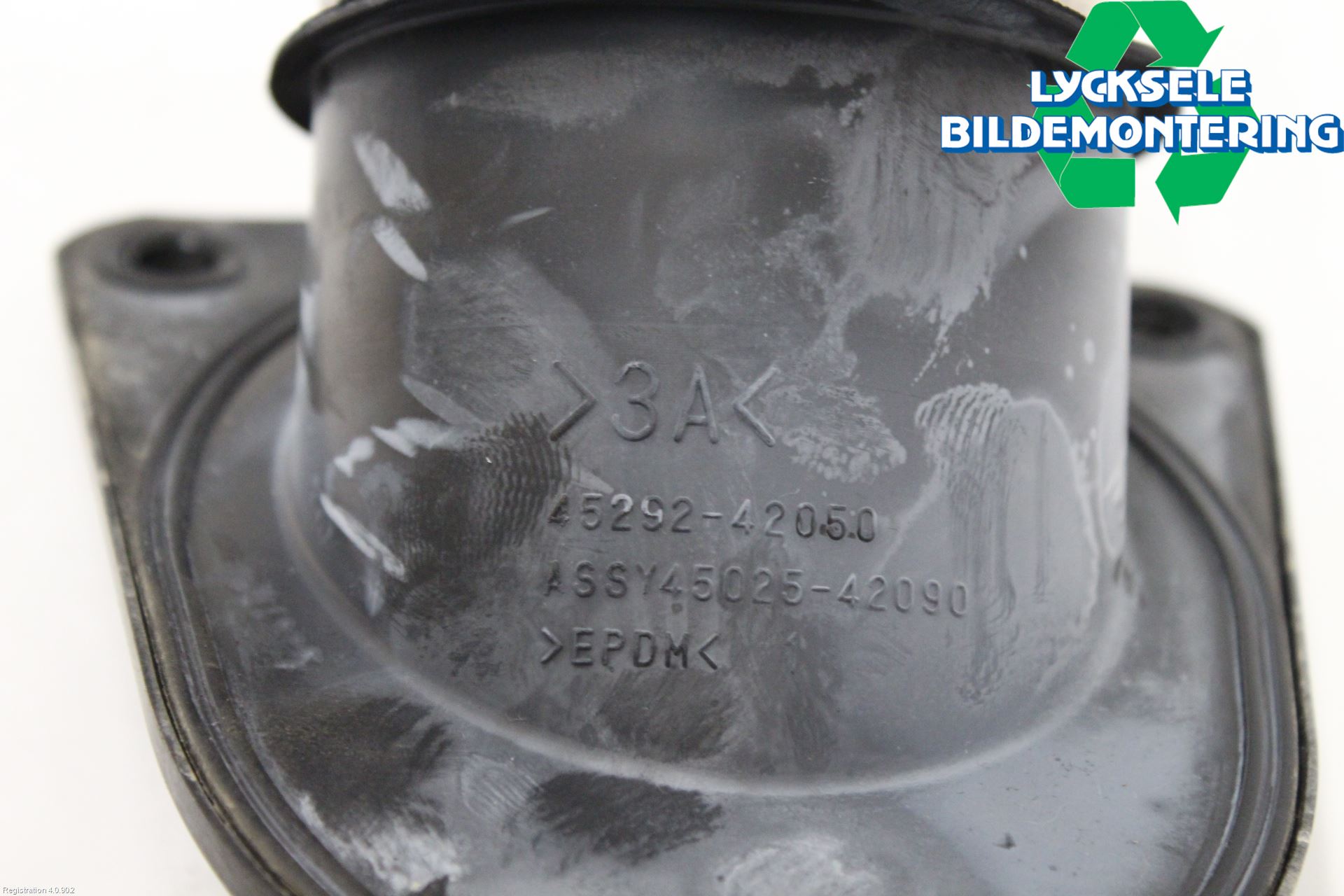 Toyota RAV4 19- Rattaxelknut