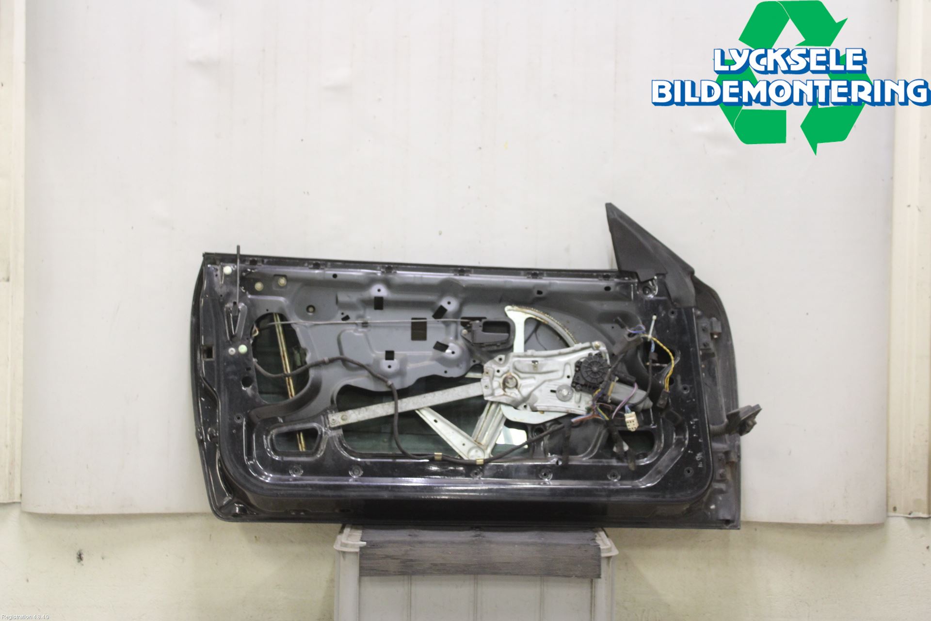 BMW 3 E36      91-00 Dörr 2D Vänster