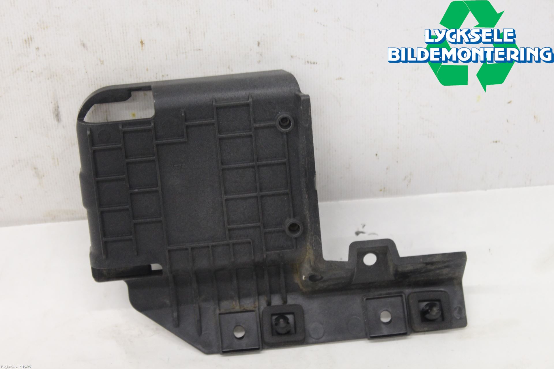 Ford MONDEO 15-22 Stötfångarfäste Bak Hö