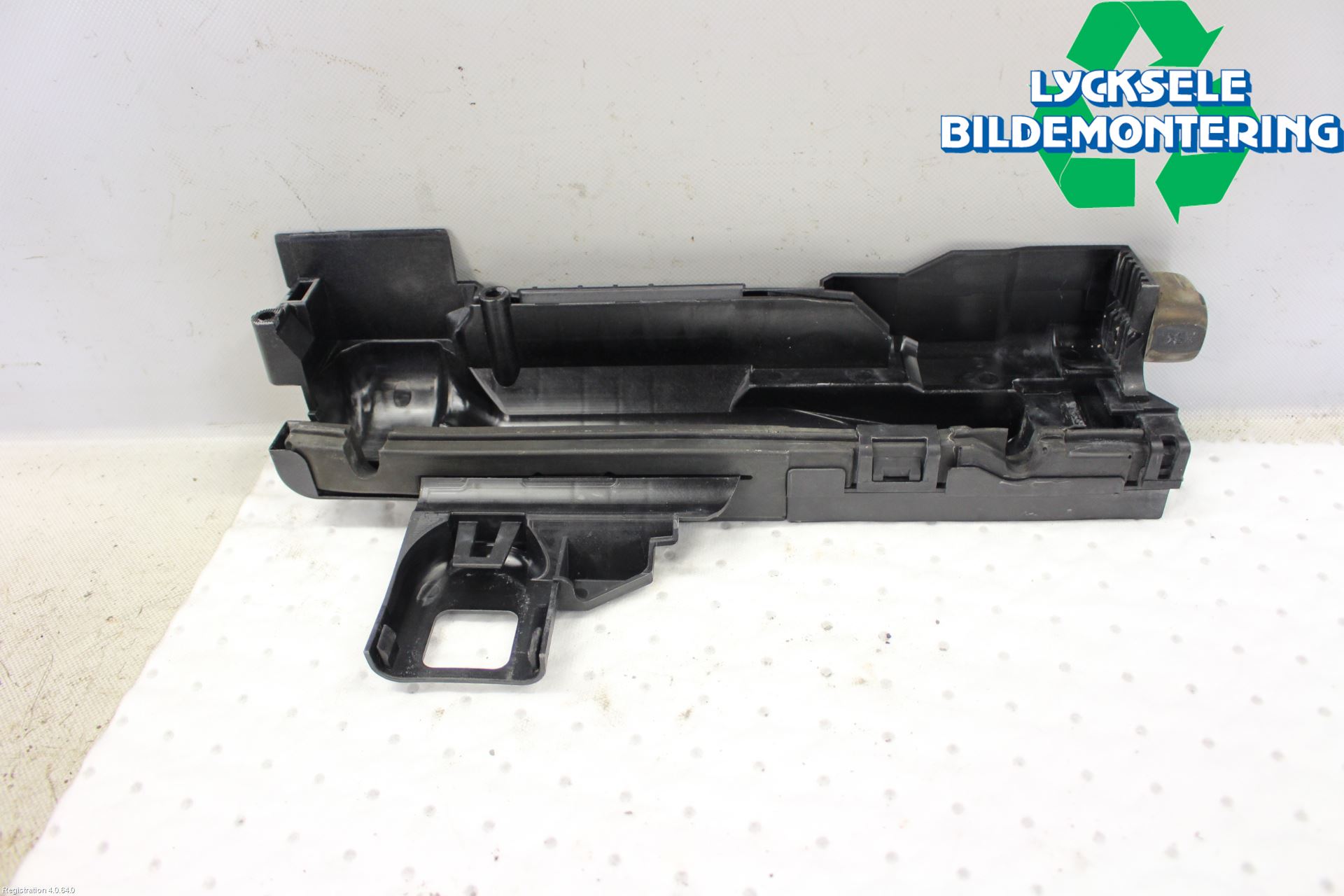 BMW X3 E83     03-10 Kylarfäste-Ram-Balk