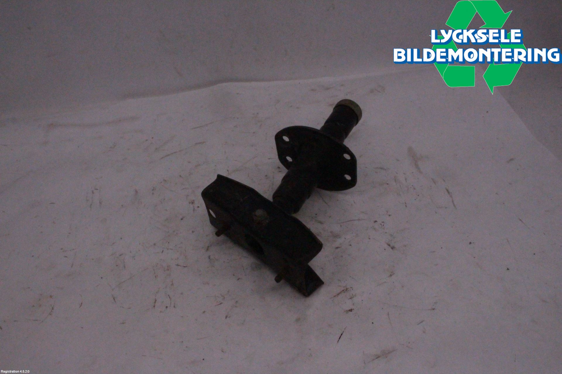 BMW 3 E36      91-00 Stötfångarbärjärn Fram