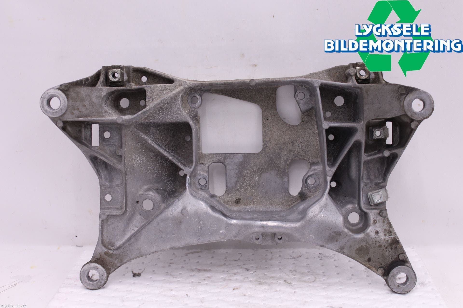 Audi A6 F2/C8 19- Växellådsbalk