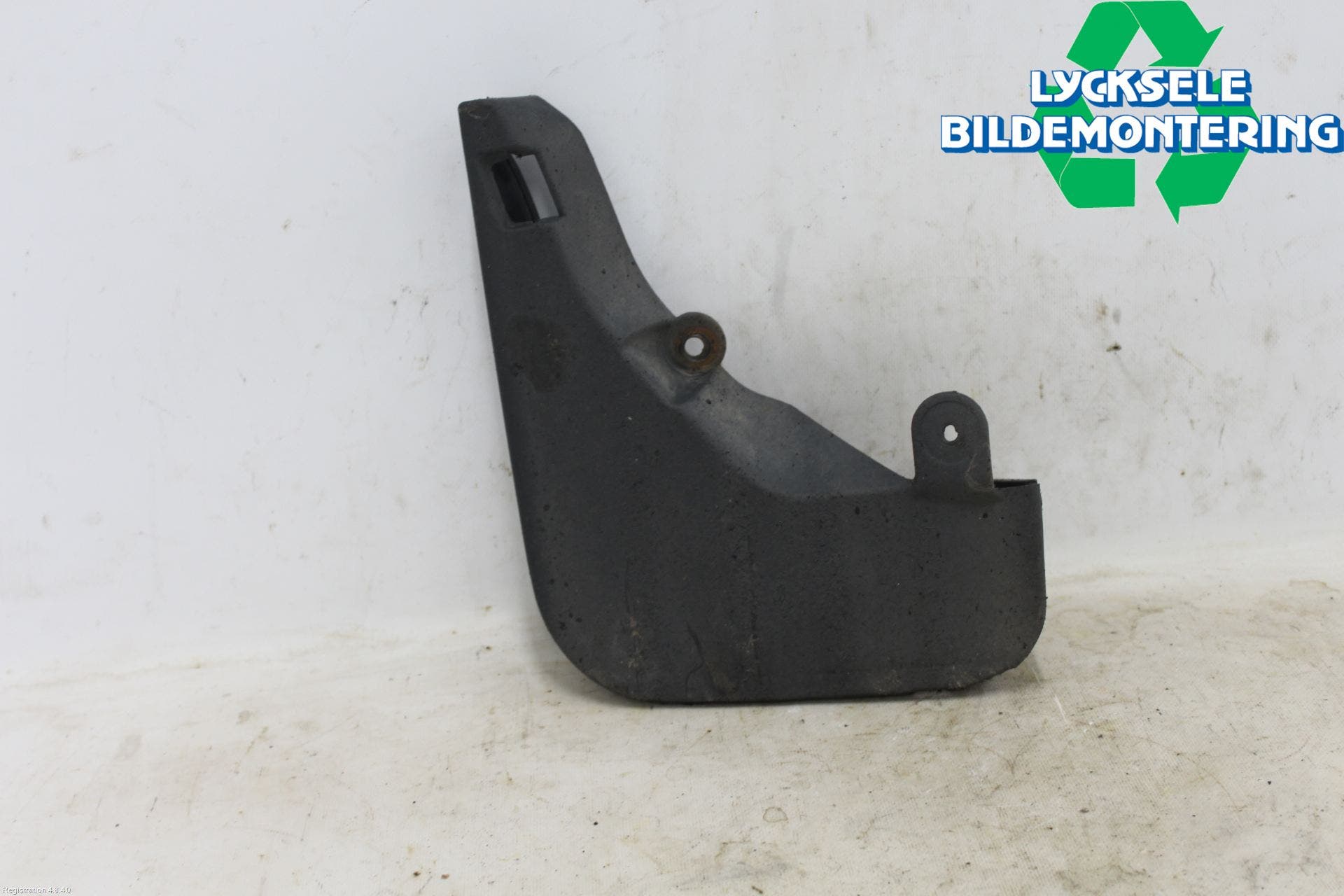 Mercedes-Benz MB E-KLASS (W212) 09-16 Stänkskydd