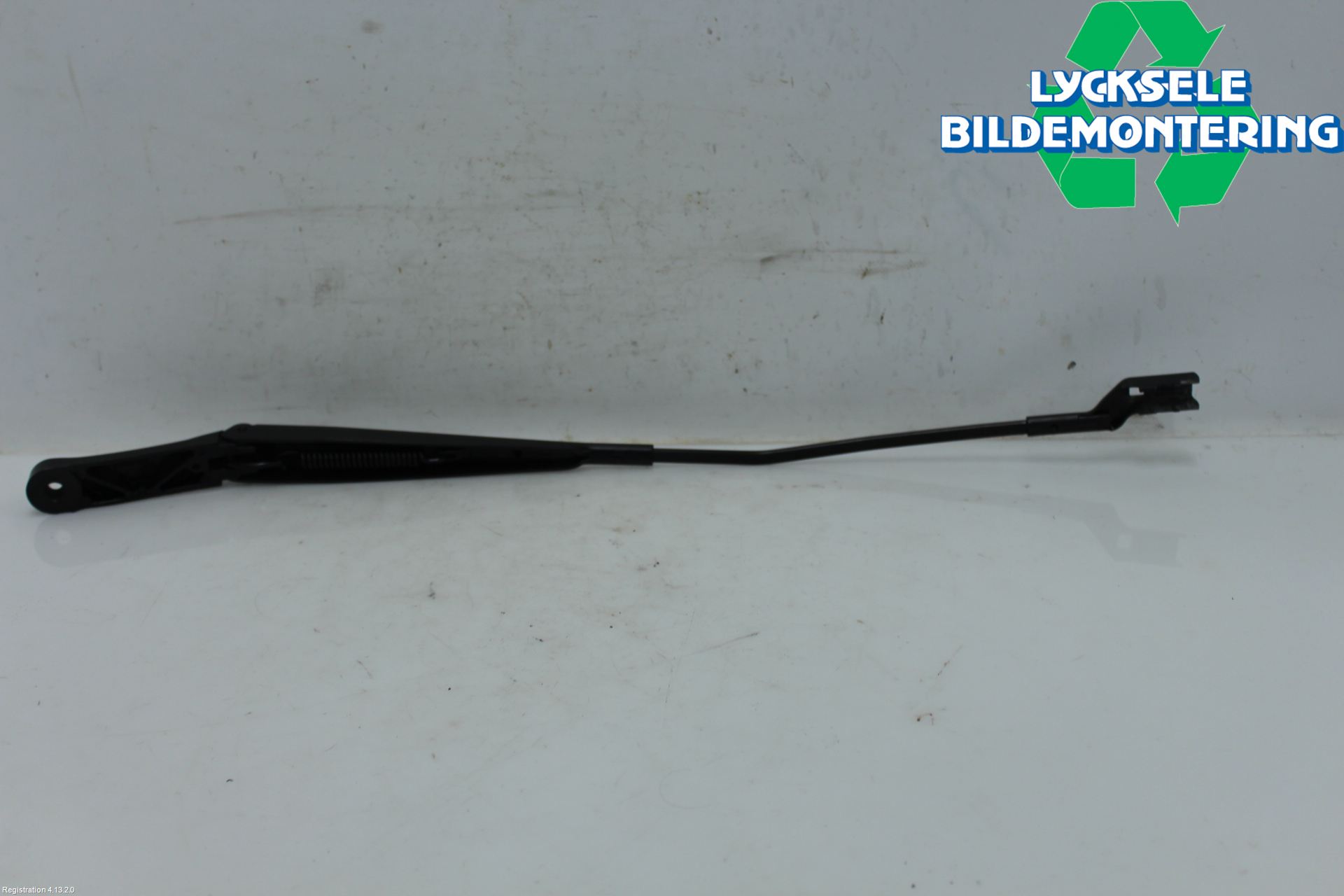 Volkswagen VW PASSAT 15-19 Torkararm Armar Vindruta