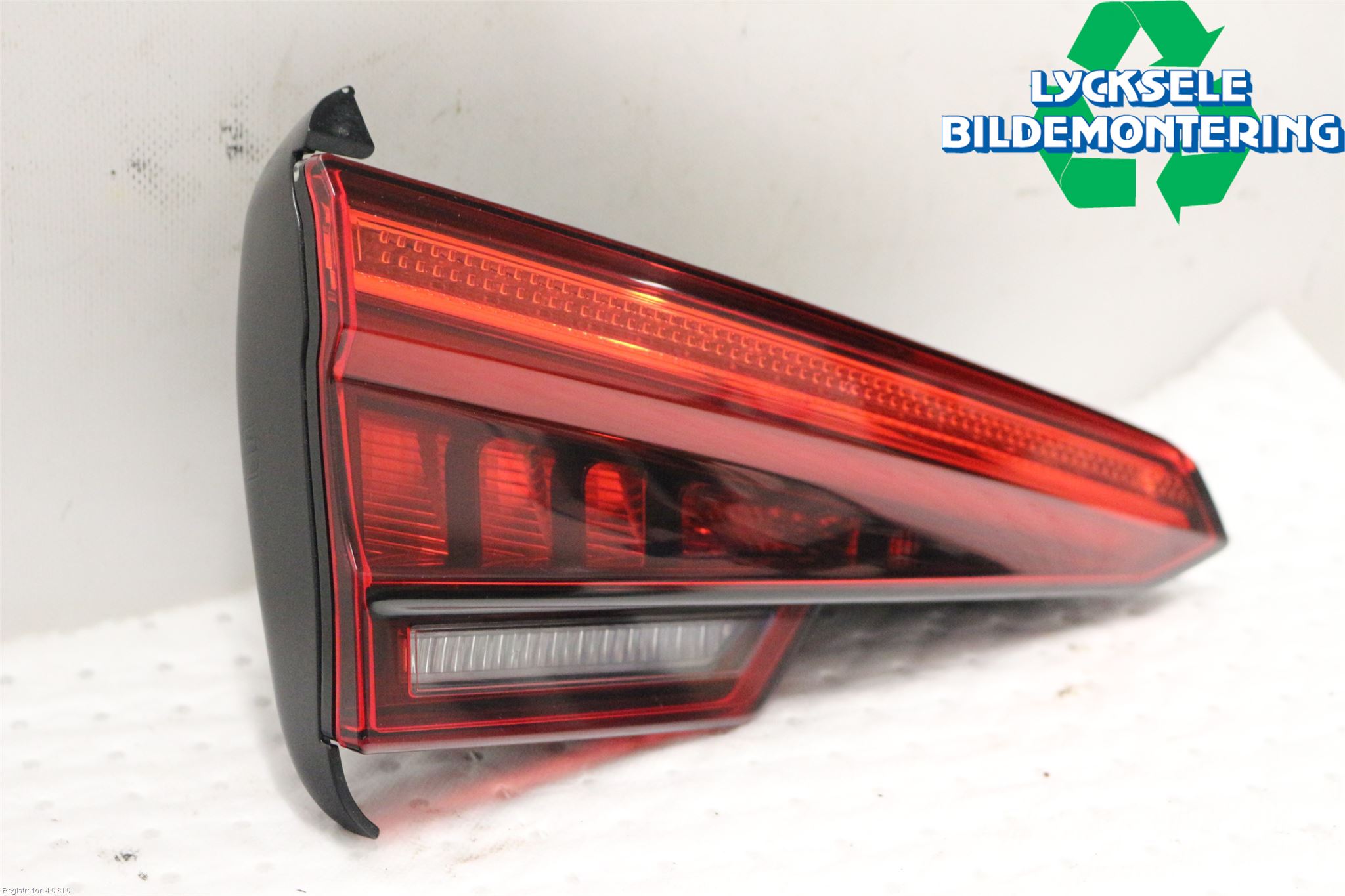 Audi A4/S4 B9 16-19 Bakljus Lucka Vä