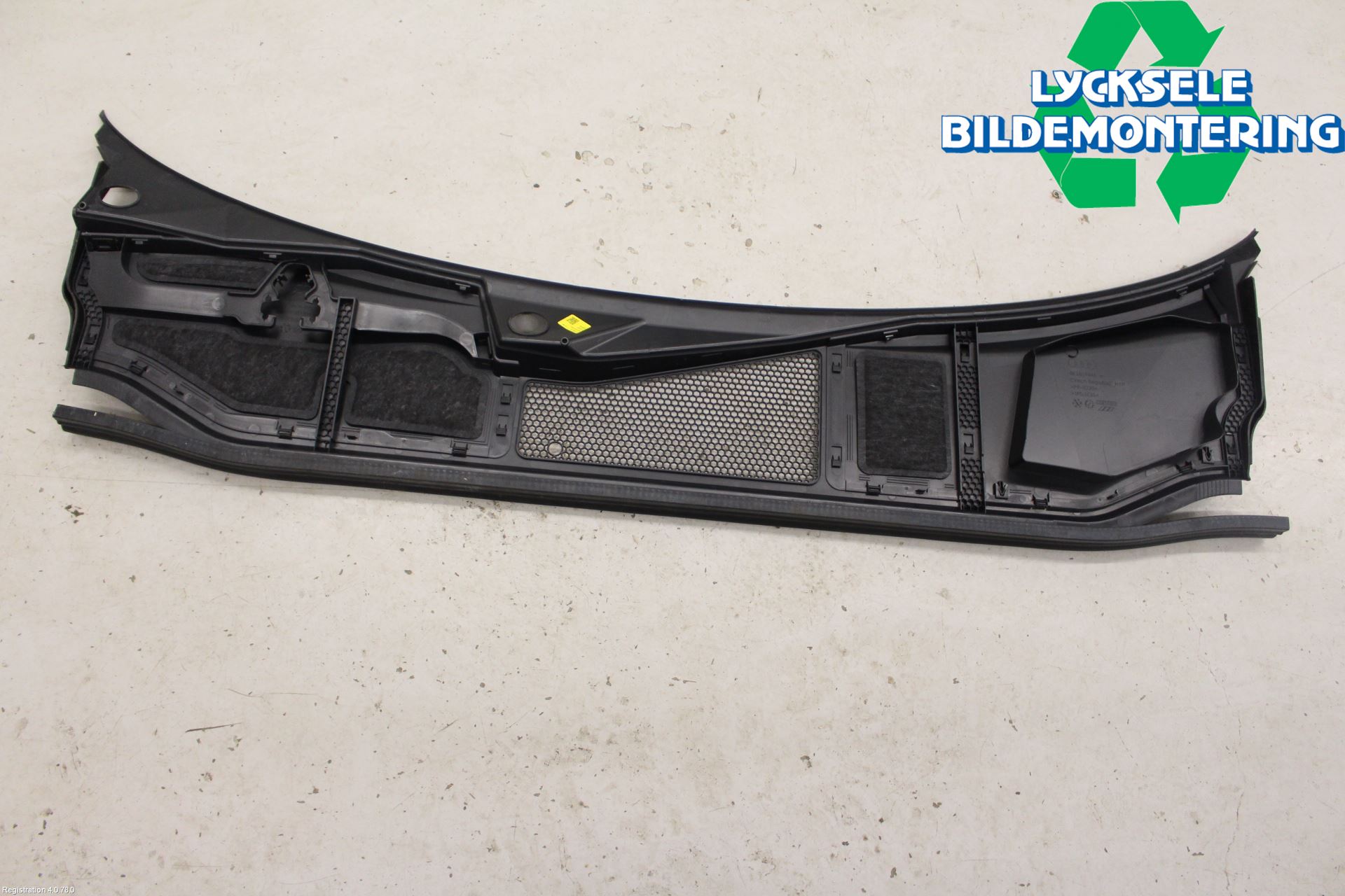 Audi A6 F2/C8 19- Torpedplåt-Torpedplast