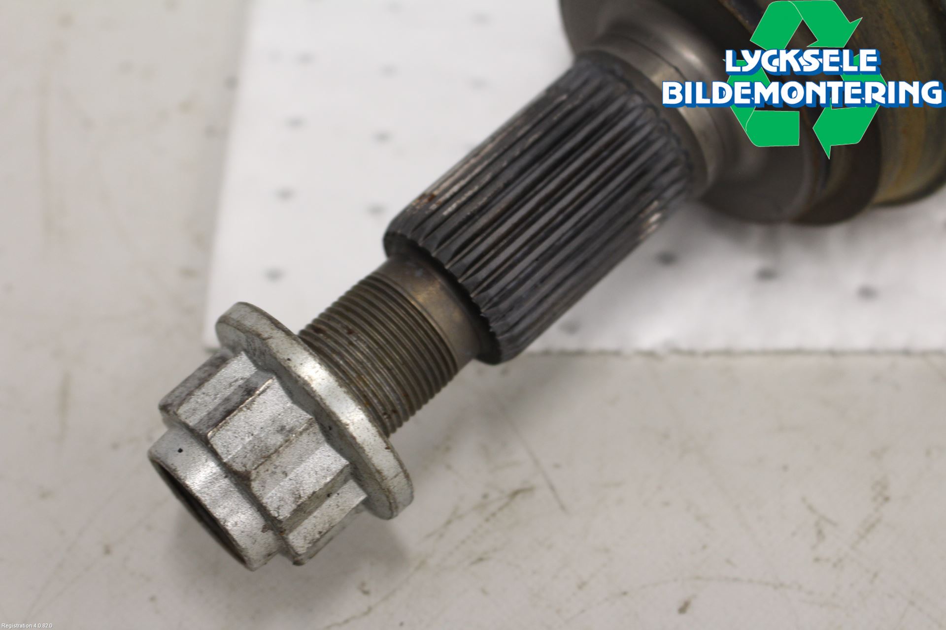 Volkswagen VW TOUAREG 7P 11-18 Drivaxel Fram Höger