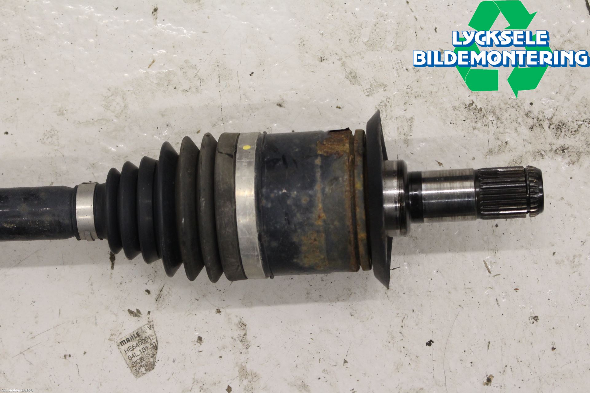 BMW 4 F36 Gran Coupé 14-20 Drivaxel Bak Vänster