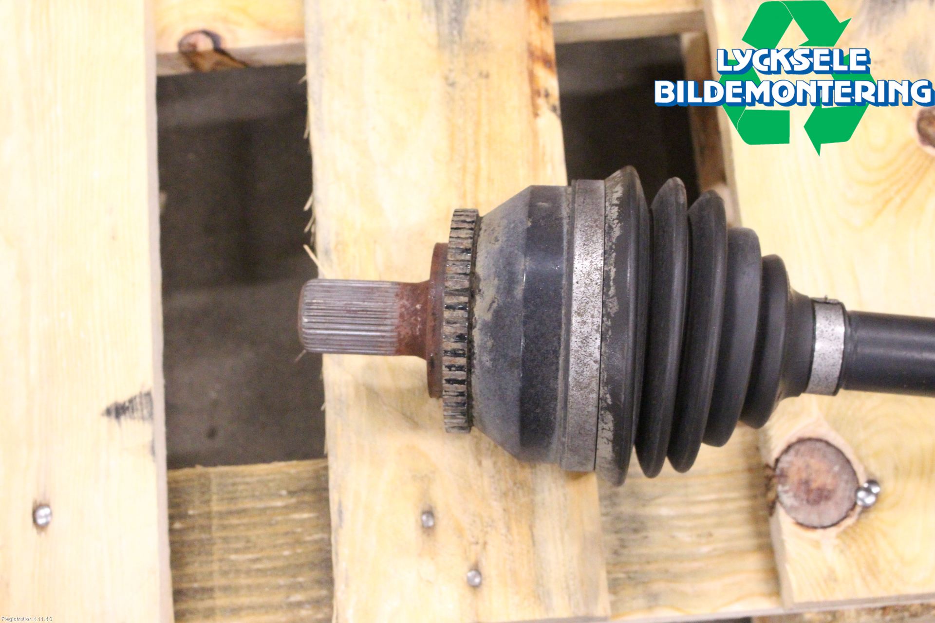 Volvo XC70 05-07 Drivaxel Fram Vänster