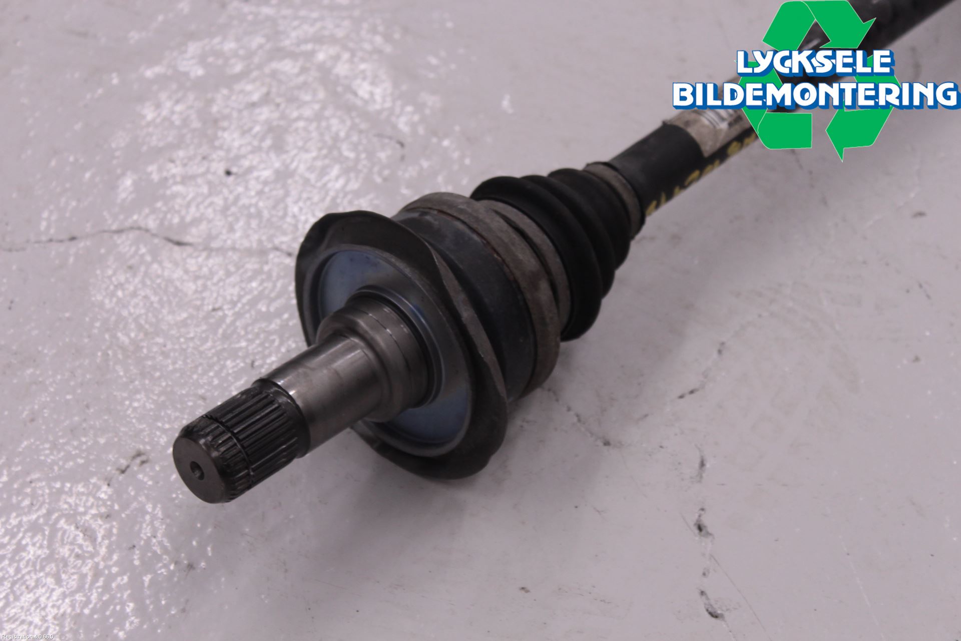 BMW 5 F10/F11/F18 09-17 Drivaxel Bak Vänster