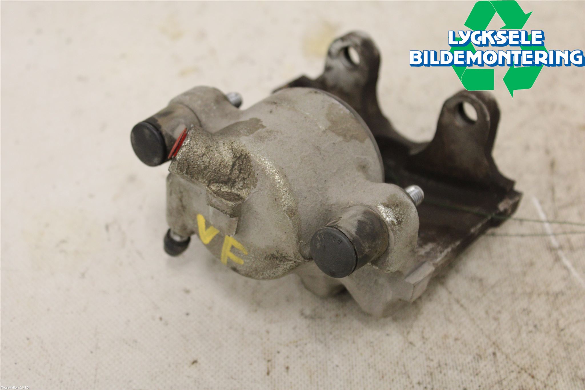 BMW 3 E46      98-05 Bromsok Fram Vänster