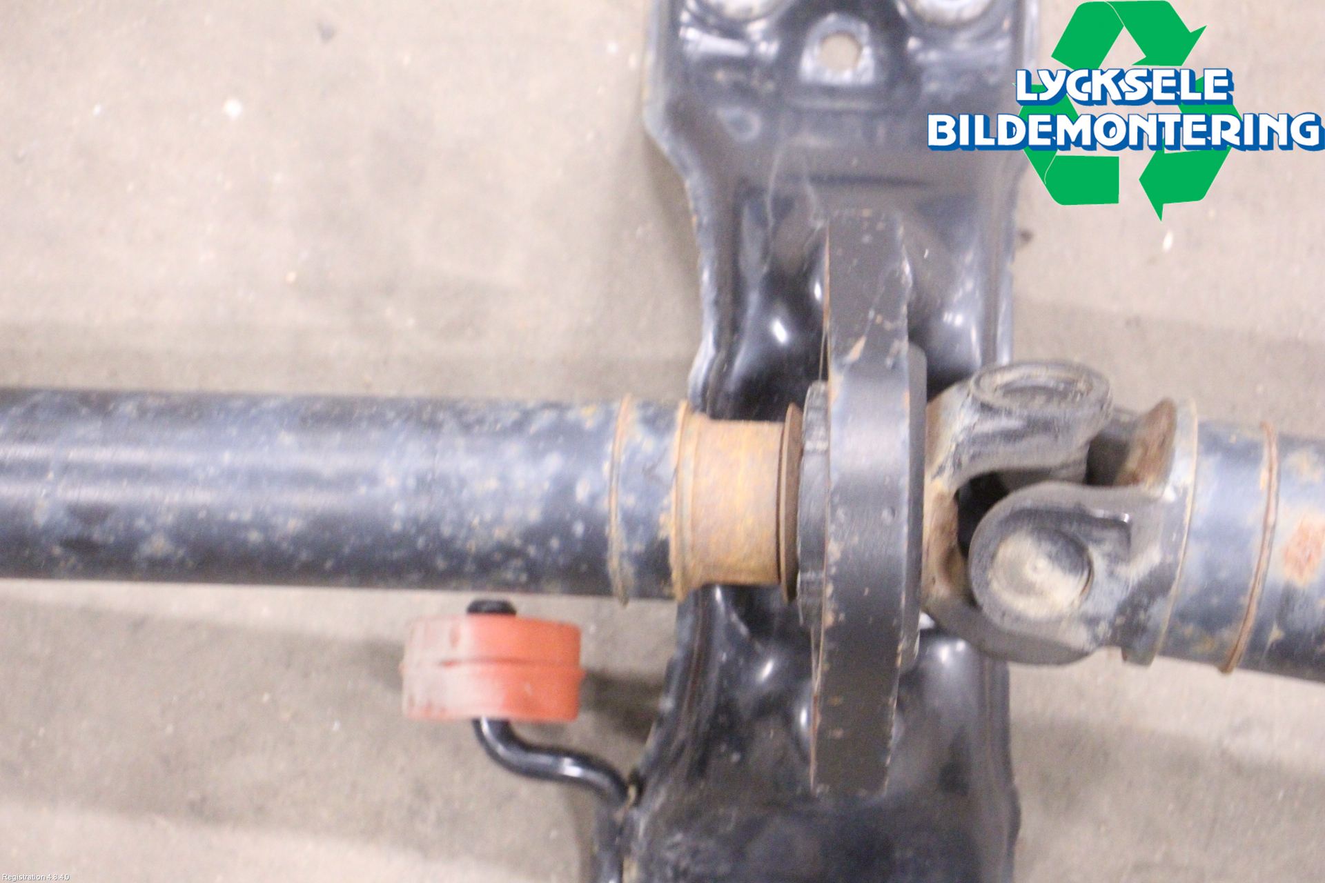 Volvo XC70 08-13 Mellanaxel Komp