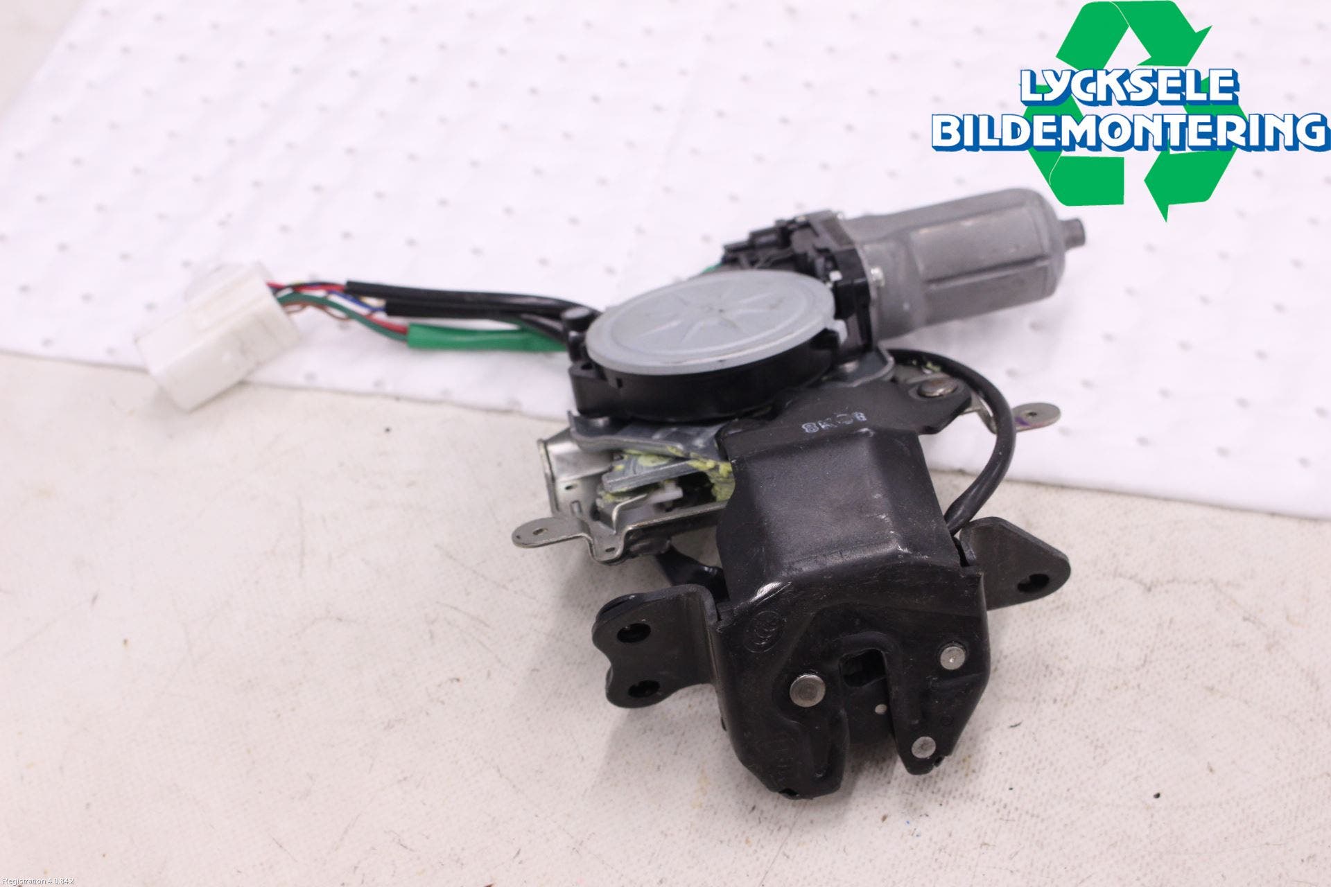 Mitsubishi OUTLANDER 13-21 Låskista Baklucka