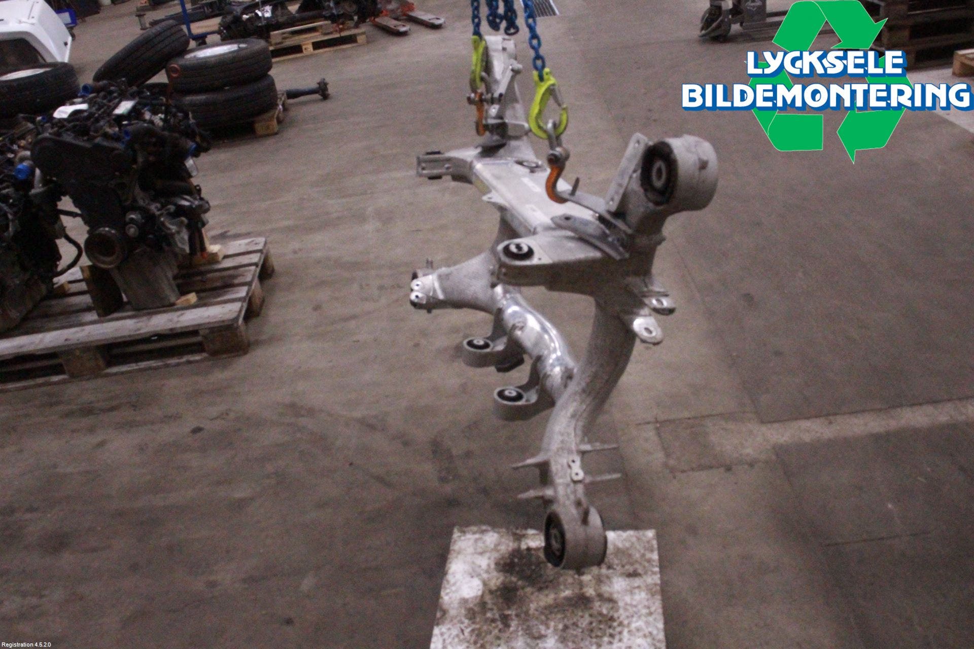 BMW 5 G30/G31/F90 17-23 Bakaxelbalk