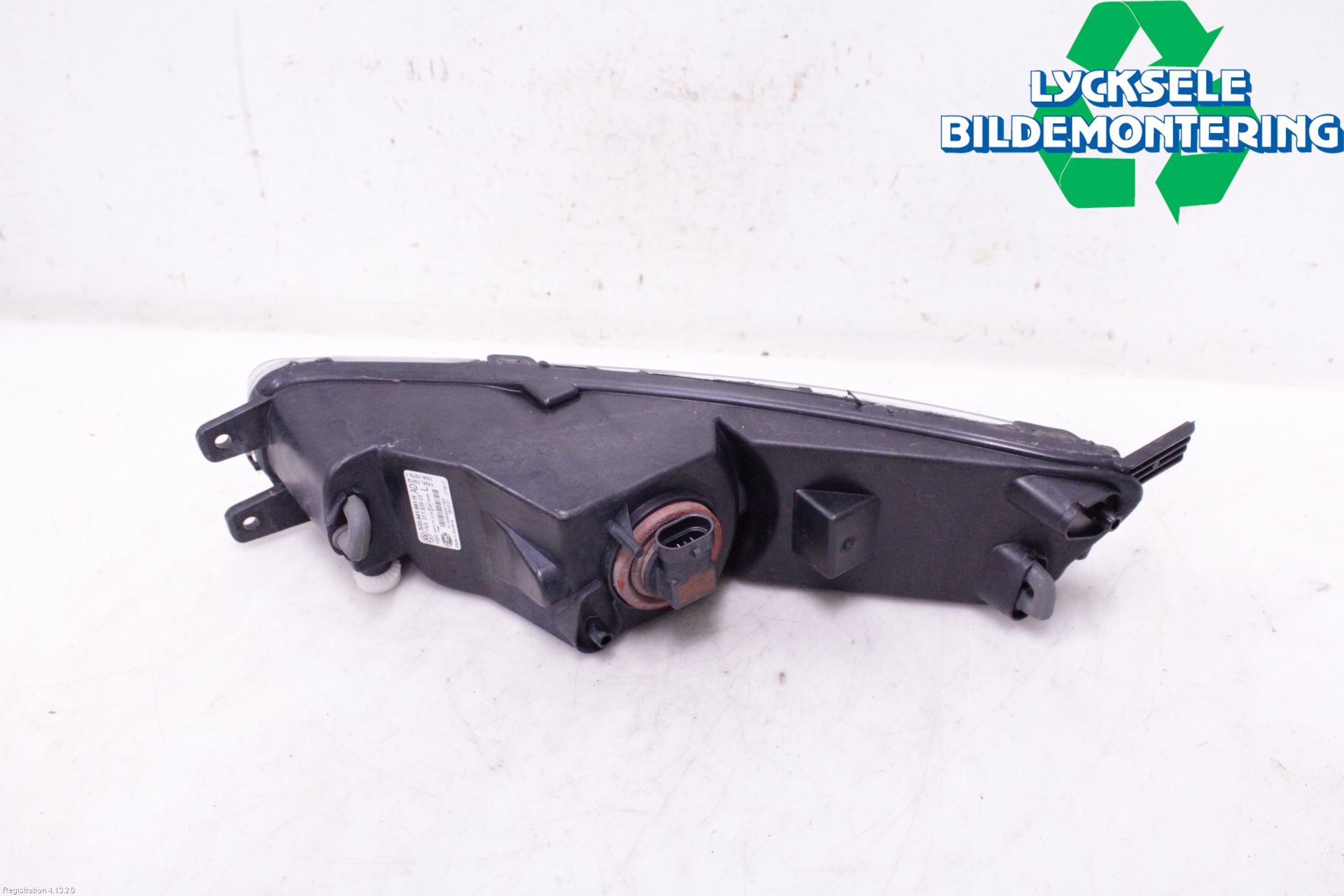 Volkswagen VW PASSAT 15-19 Dimljus-Varselljus Fram