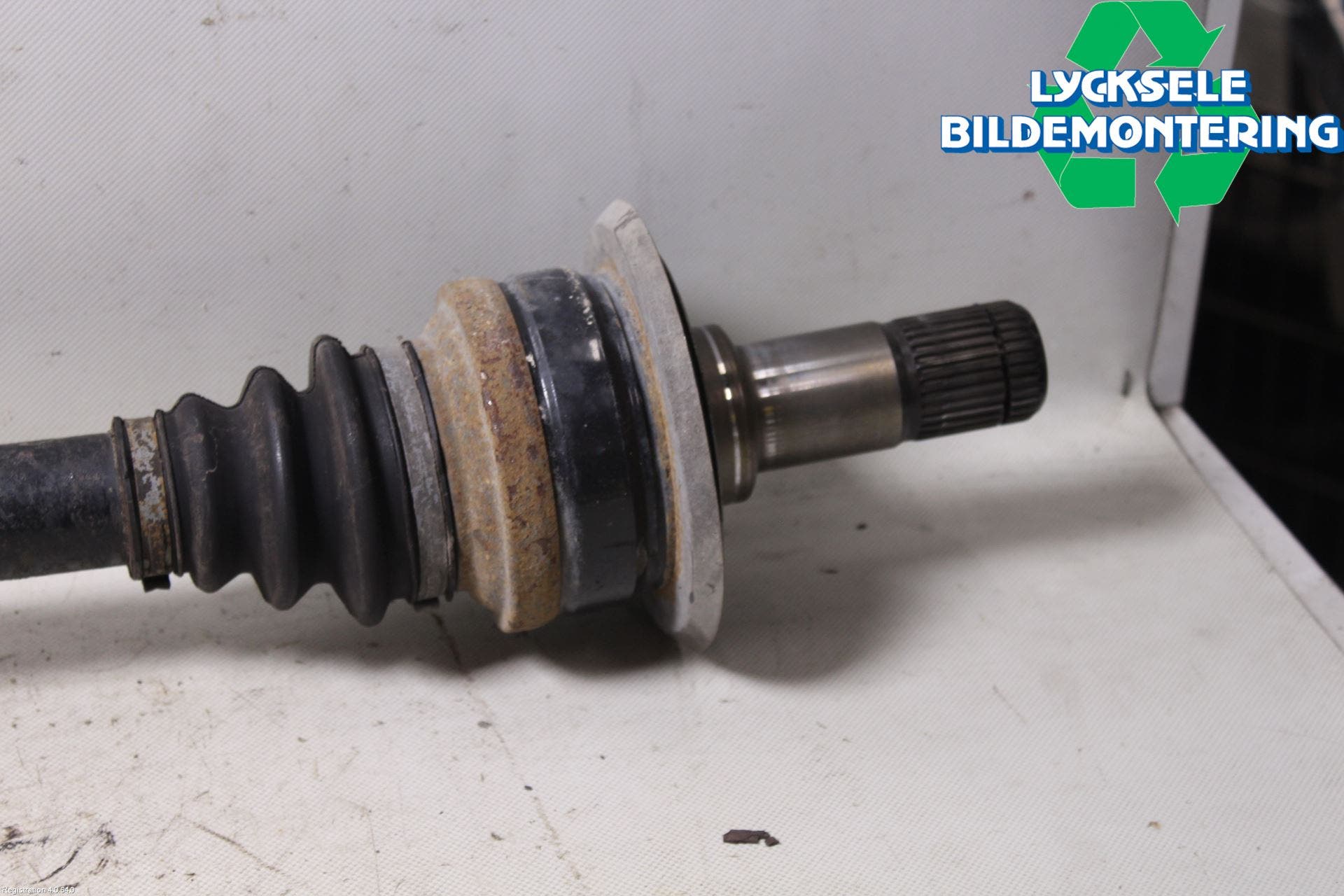 BMW X3 F25 10-17 Drivaxel Bak Höger