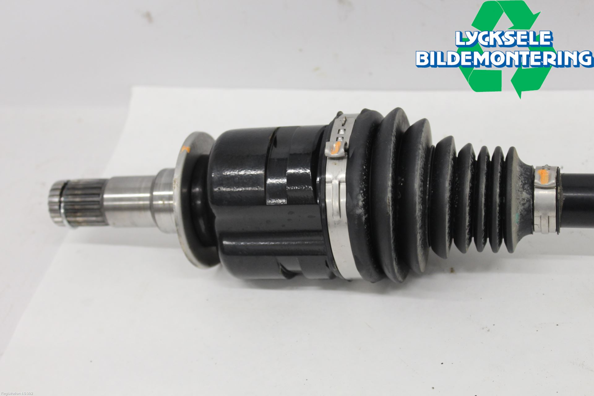 Toyota YARIS CROSS XP21 21- Drivaxel Fram Höger