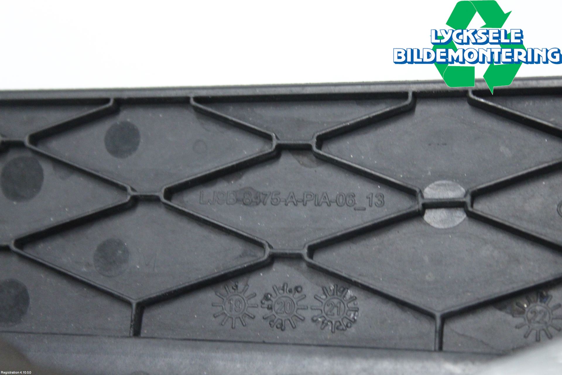 Ford MUSTANG Mach-E 21- Grilldel Mitt