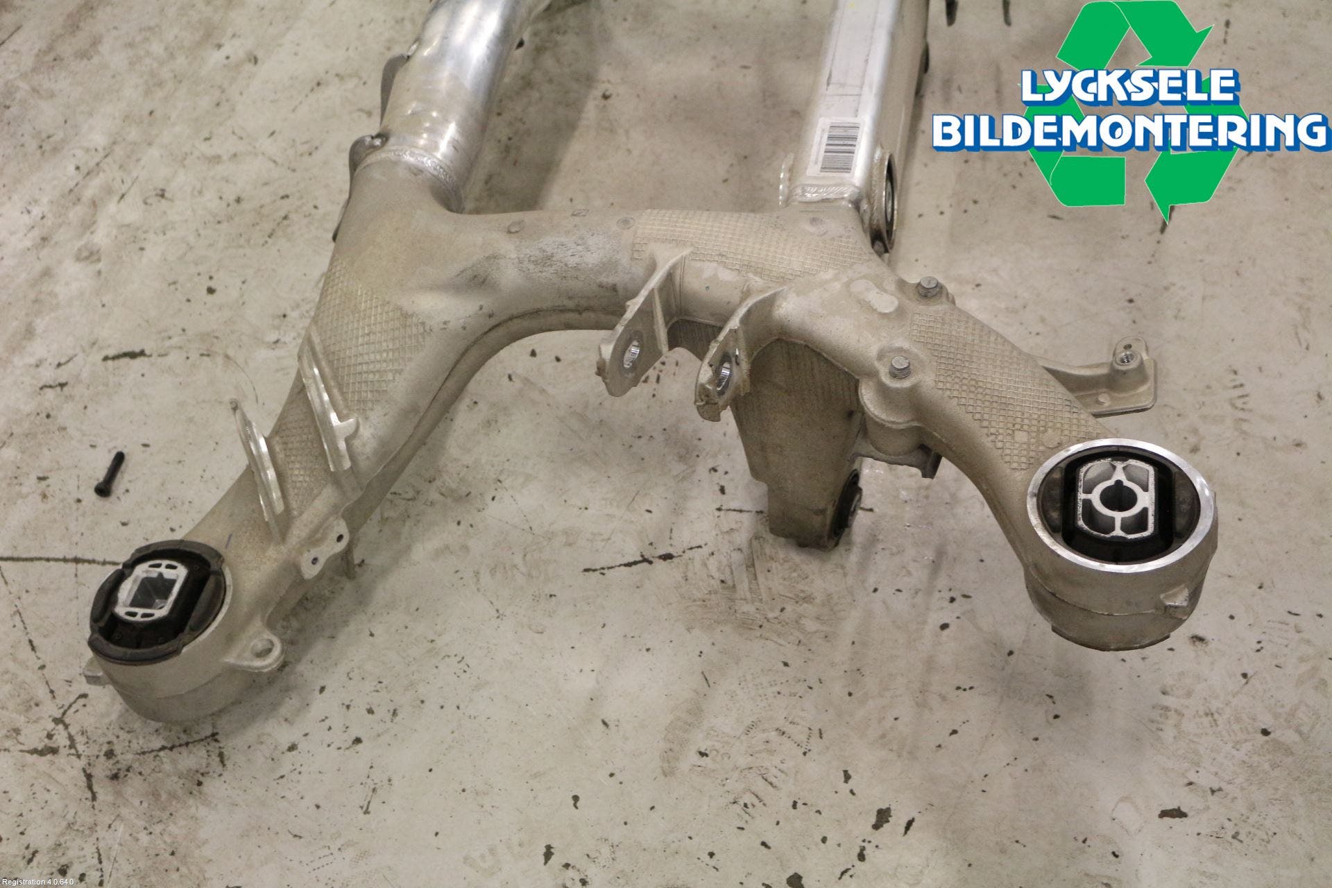 BMW 5 G30/G31/F90 17-23 Bakaxelbalk