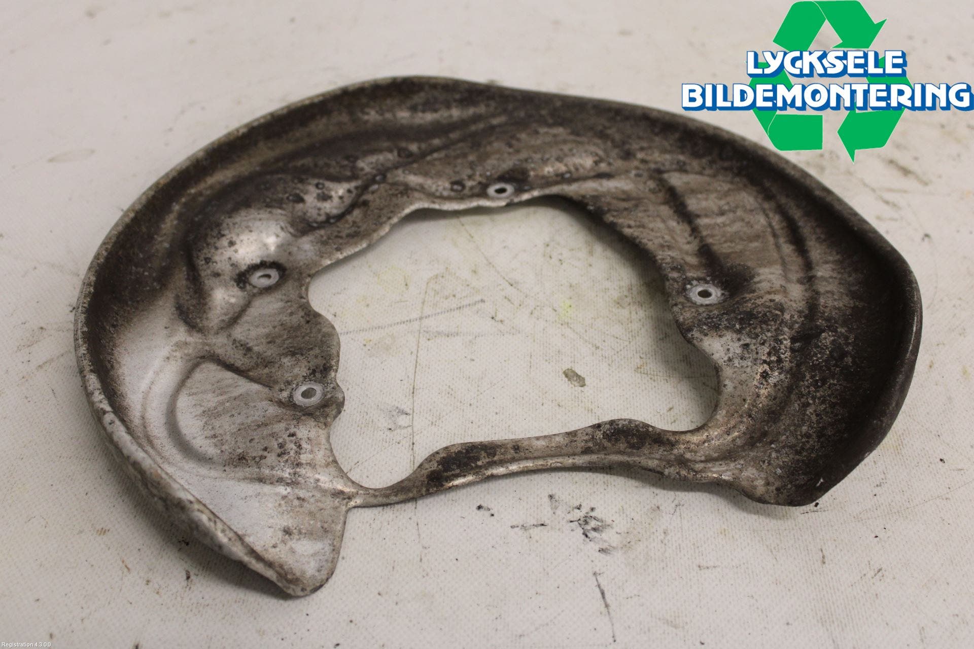 Audi A6 F2/C8 19- Bromssköld Bak