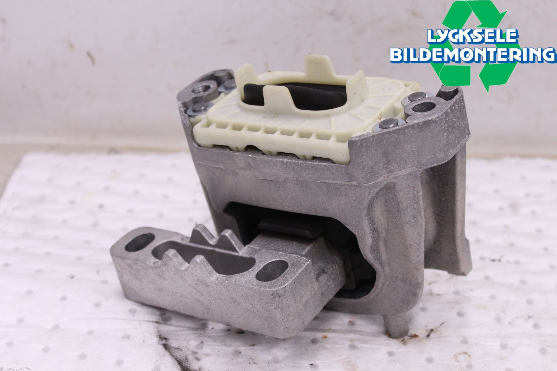 Volkswagen VW T-CROSS 19- Motorfäste