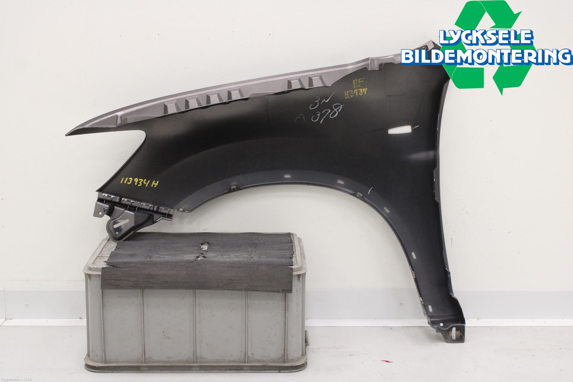 Mitsubishi ASX 10-22 Skärm Fram Höger
