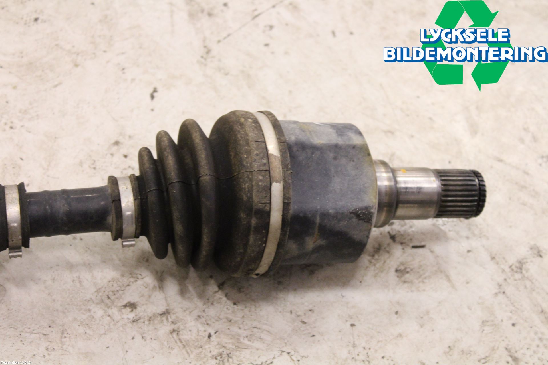 Hyundai i40 08-15 Drivaxel Fram Vänster