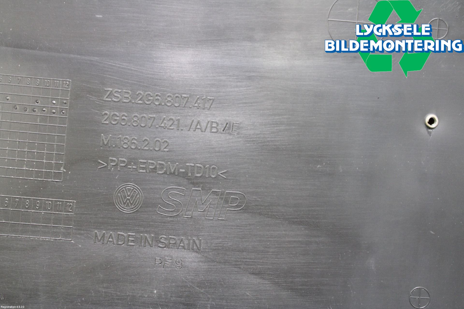 Volkswagen VW POLO VI 18->> Stötfångarbeklädnad Bak
