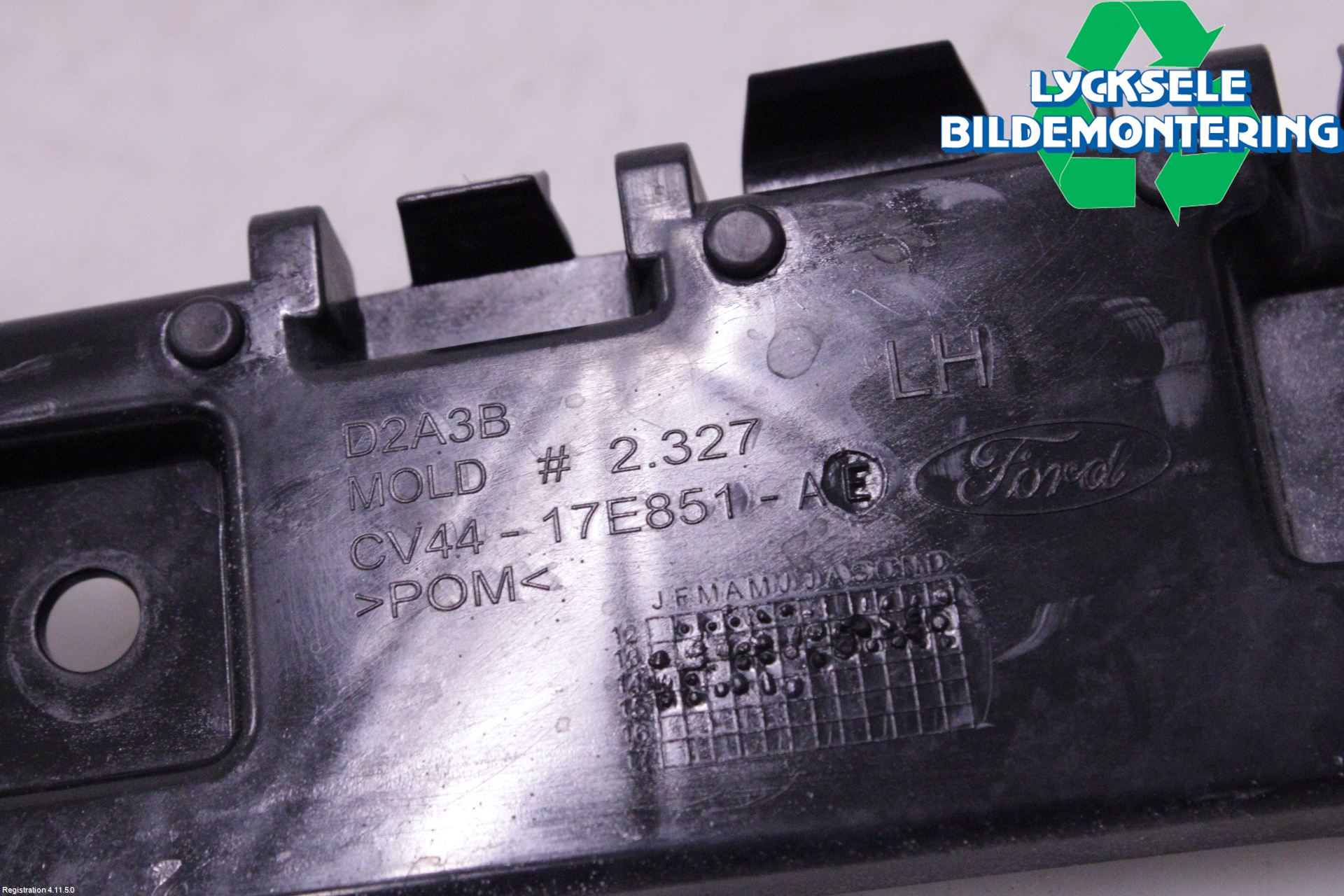 Ford KUGA 13-16 Stötfångarfäste Bak Vä