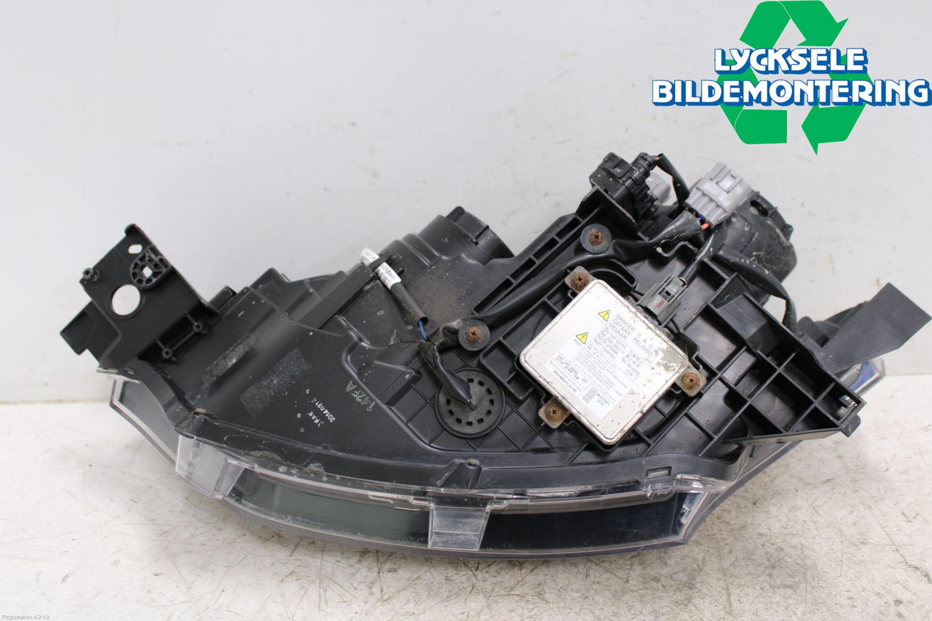 Mitsubishi OUTLANDER 13-21 Strålkastare Höger