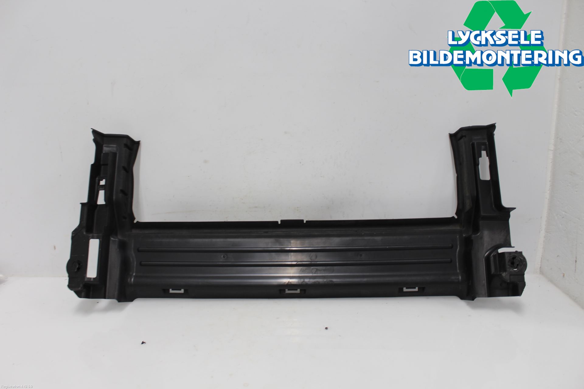 Volvo V40 12-19 Deflektor Plåt-Plast Kylning
