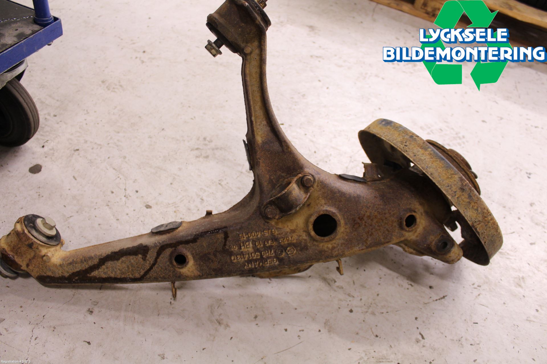Volkswagen VW TRANSP/CARAVELLE (T5) 04-15 Bärarm Bak Vänster