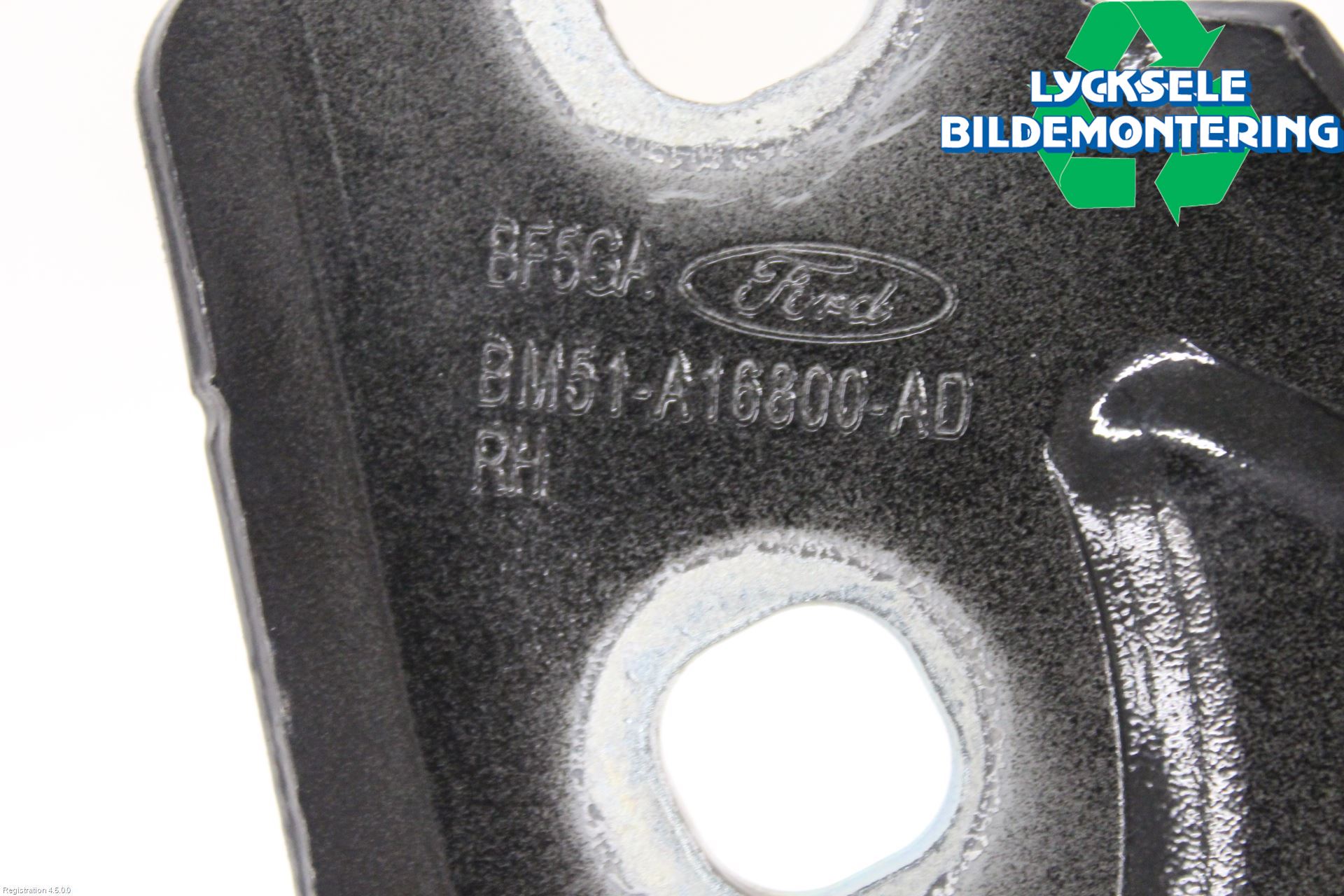 Ford KUGA 13-16 Huvgångjärn