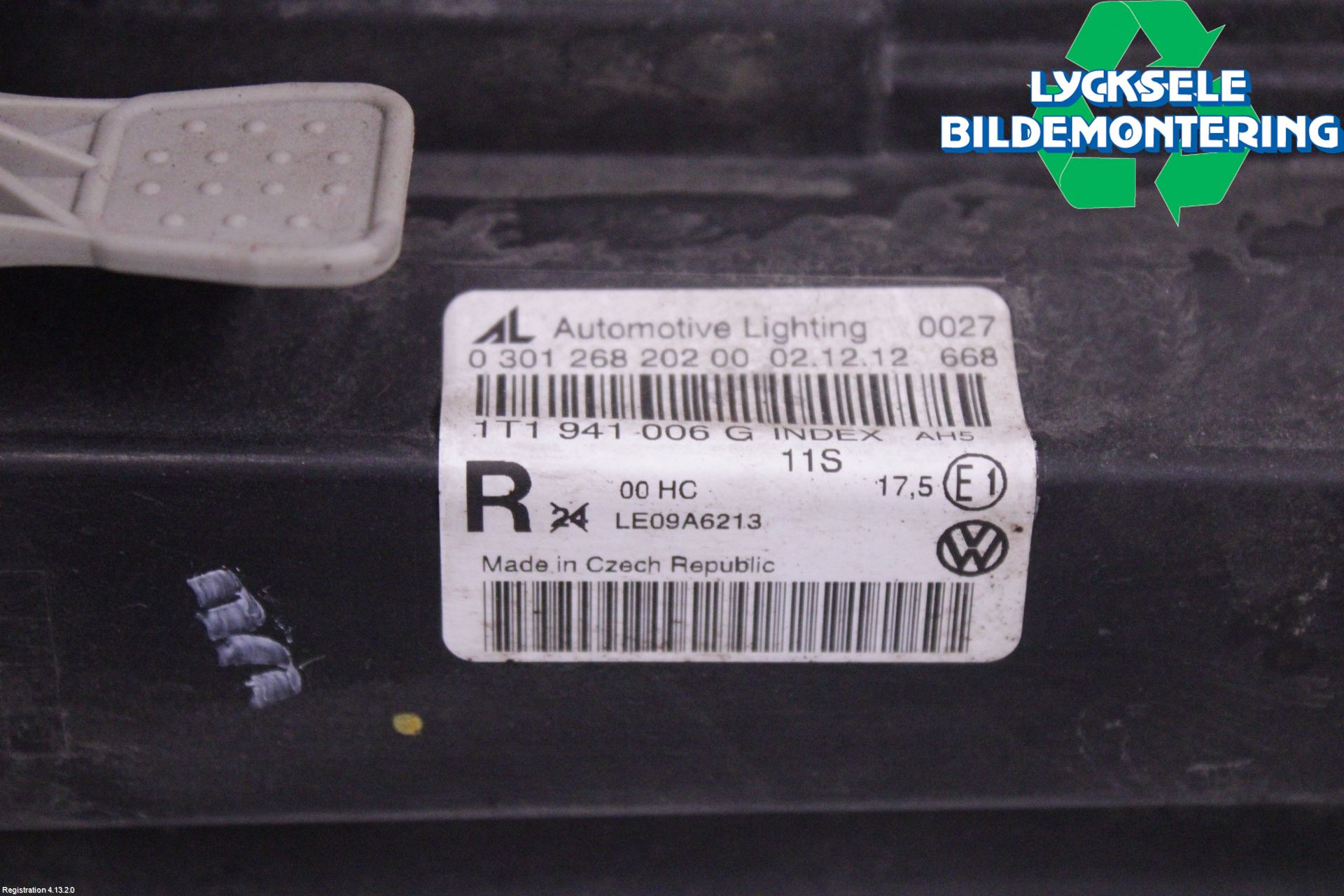 Volkswagen VW CADDY 11-15 Strålkastare Höger