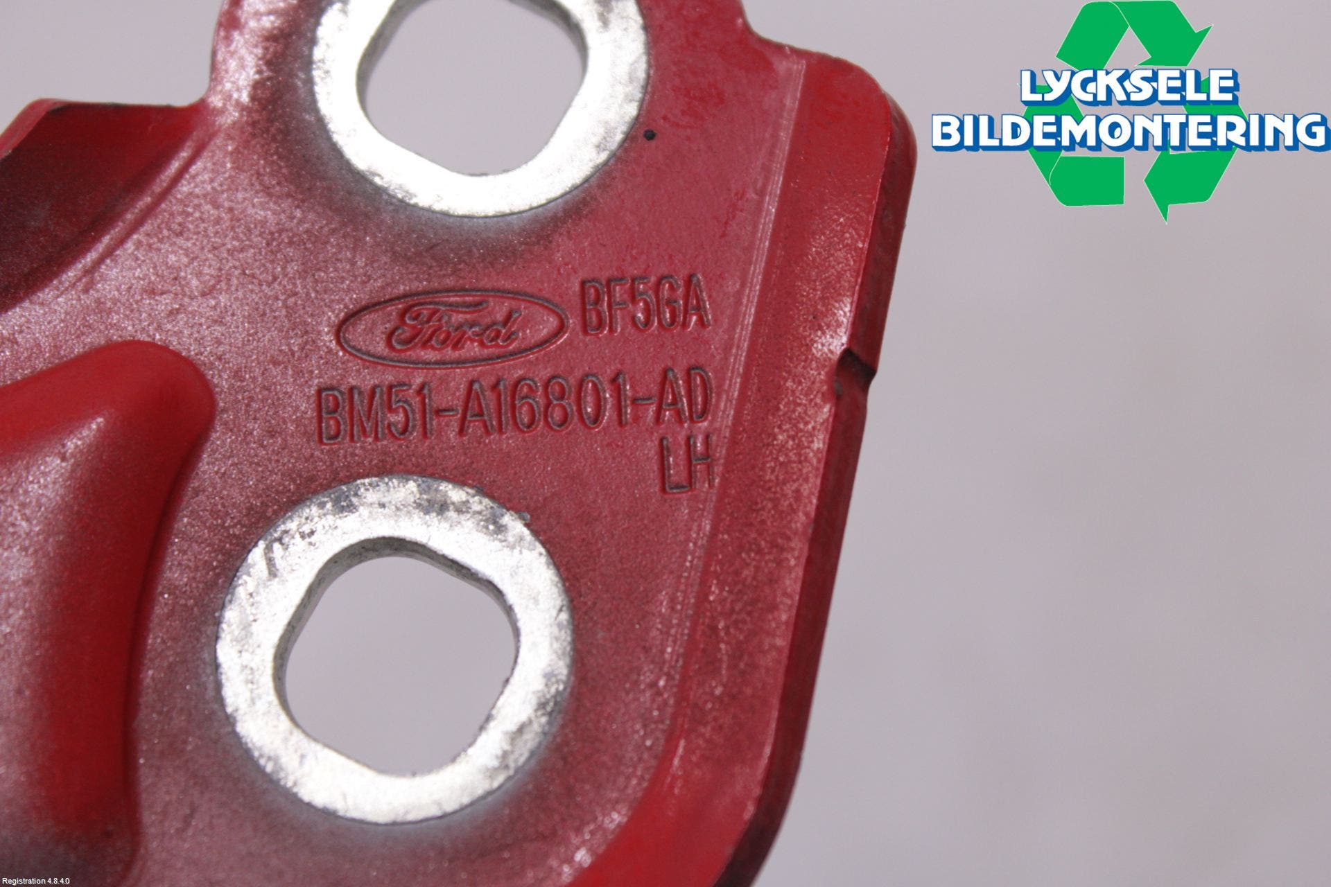 Ford KUGA 13-16 Huvgångjärn