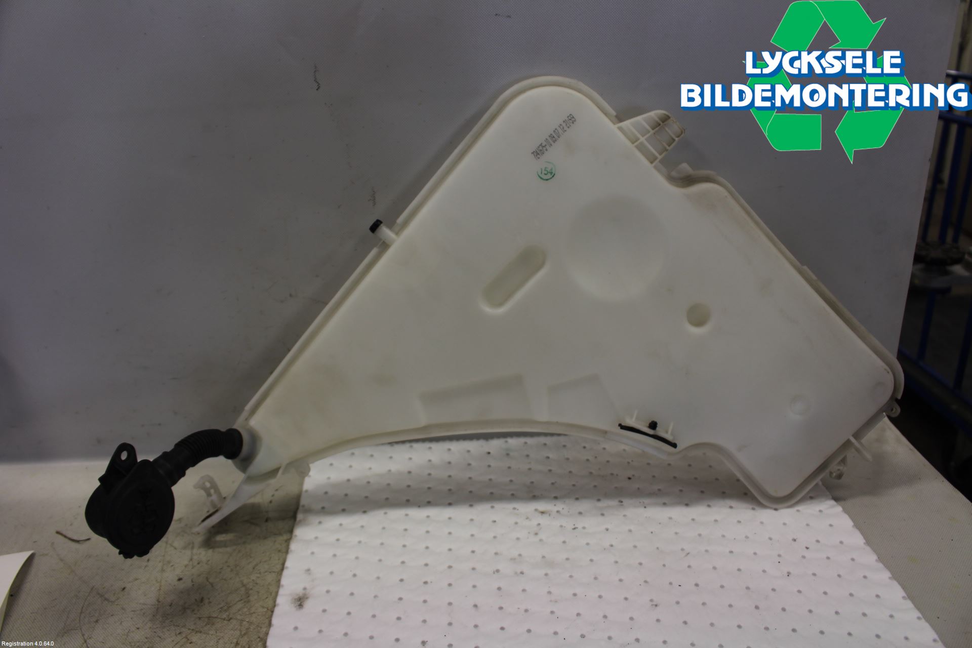 BMW 1 F20/F21 11-19 Spolartank Vindruta