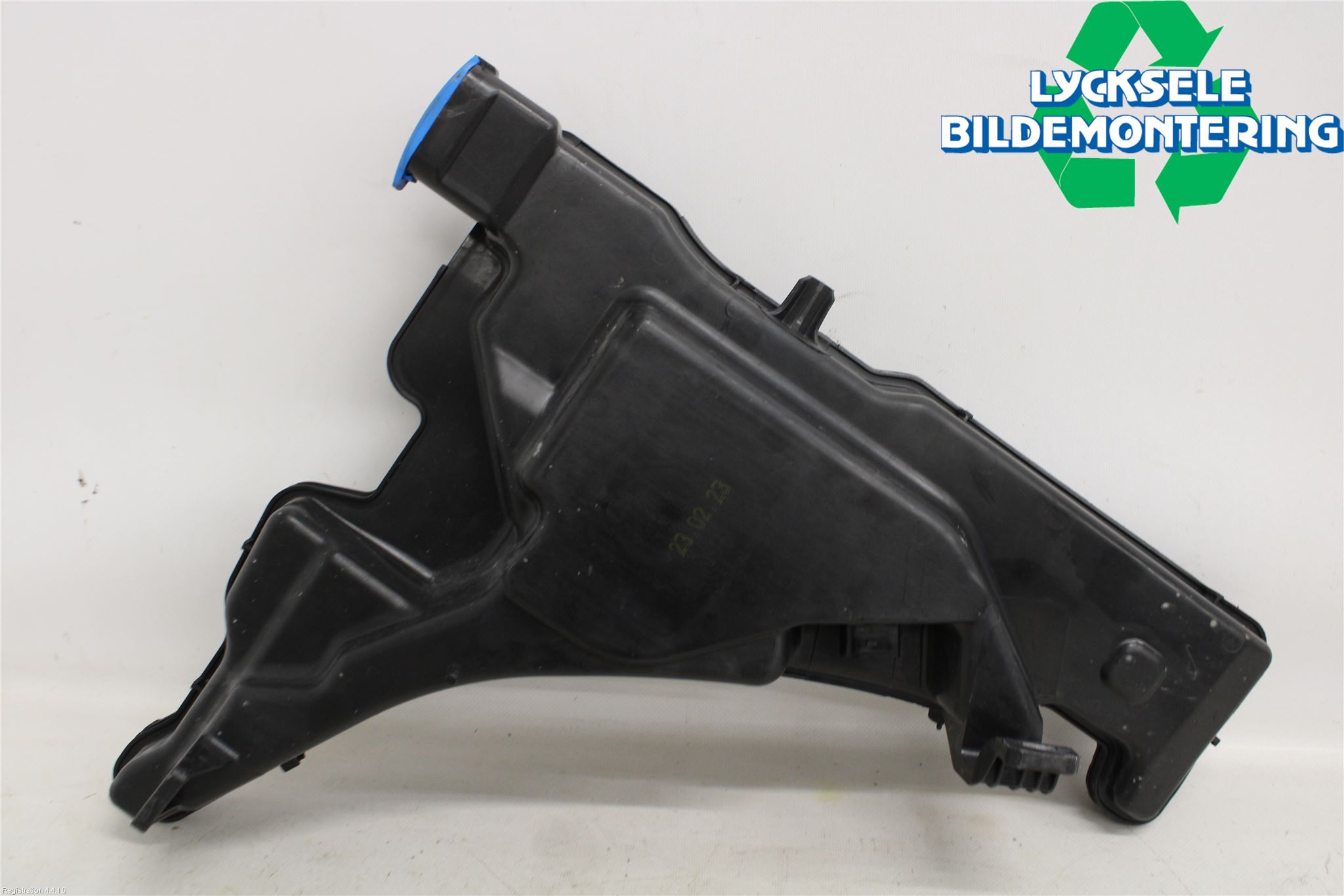 Audi A4/S4 B9 20- Spolartank Vindruta-Strål