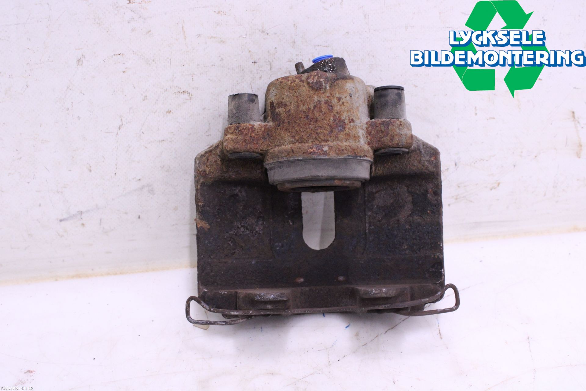 Volkswagen VW PASSAT 11-14 Bromsok Fram Höger