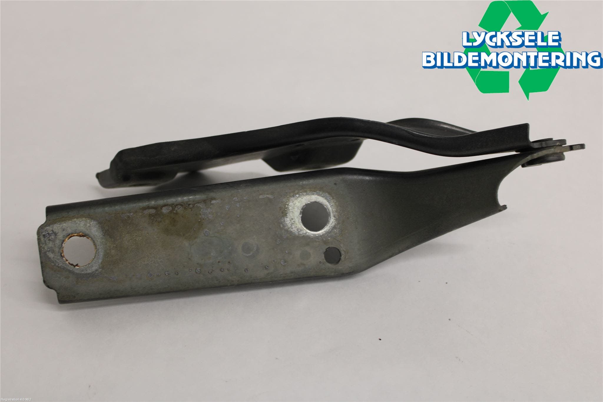 Volkswagen VW PASSAT 15-19 Huvgångjärn