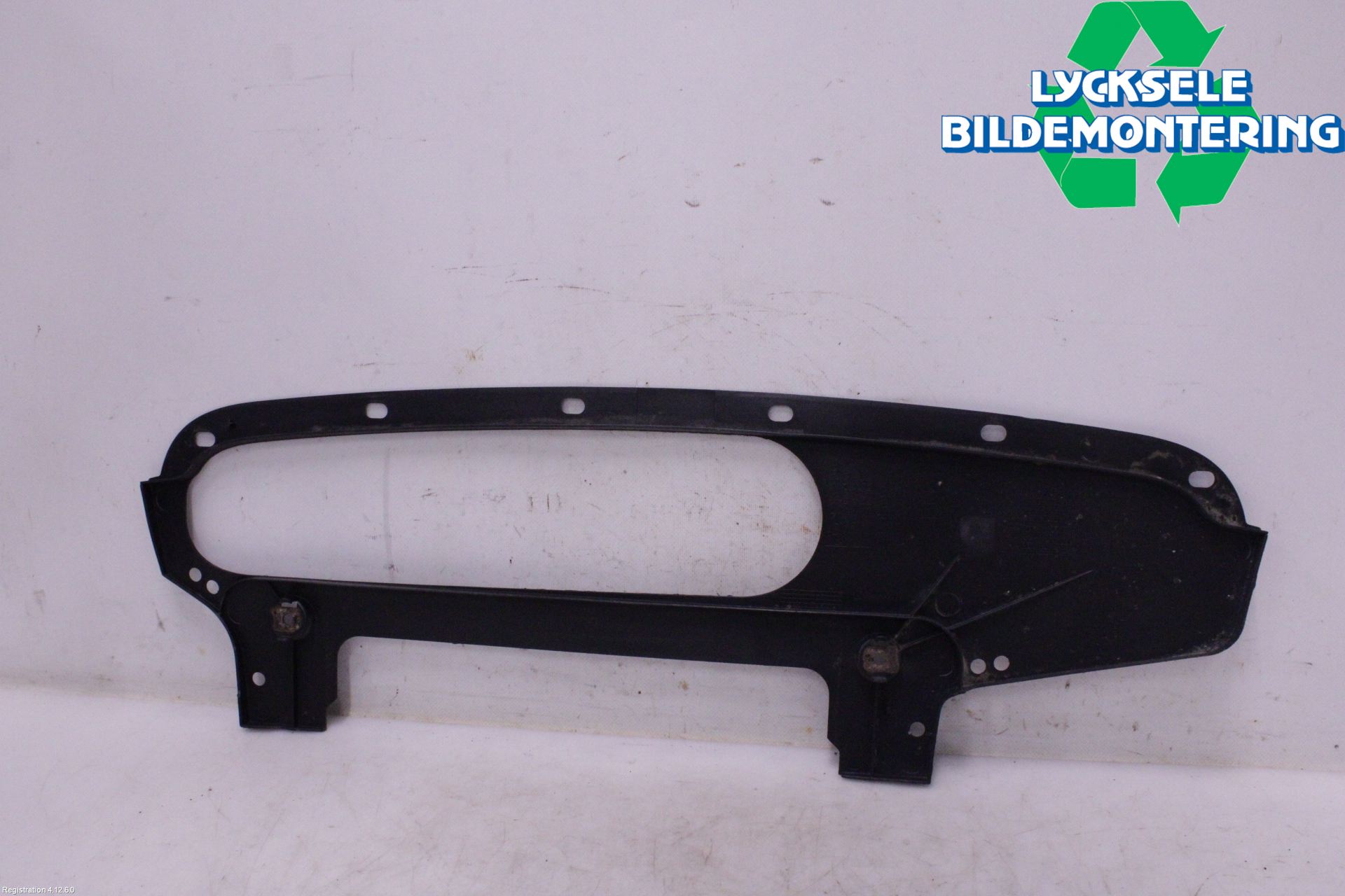 BMW 5 F10/F11/F18 09-17 Stötfångardel Bak Mitt