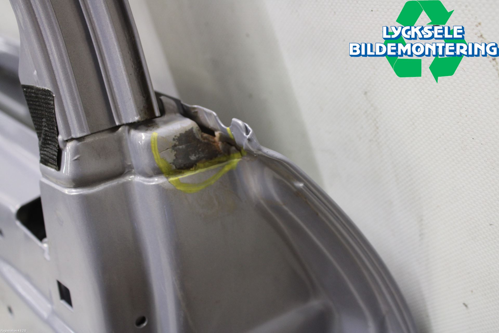 Ford KUGA 08-12 Dörr Fram Vänster