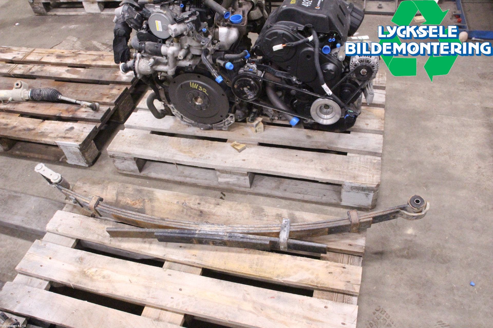 Toyota HILUX 16- Fjäder Bak Blad