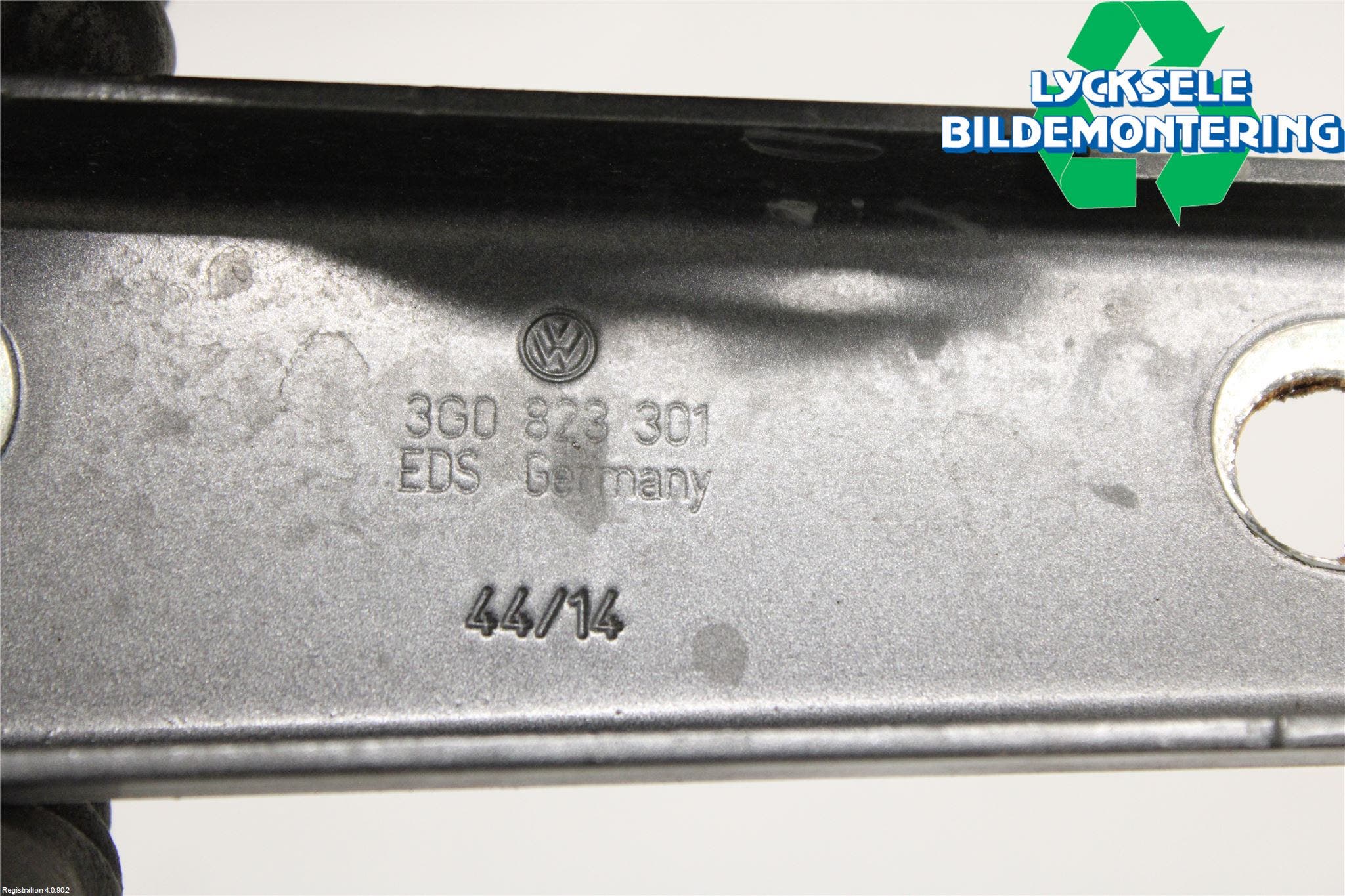 Volkswagen VW PASSAT 15-19 Huvgångjärn