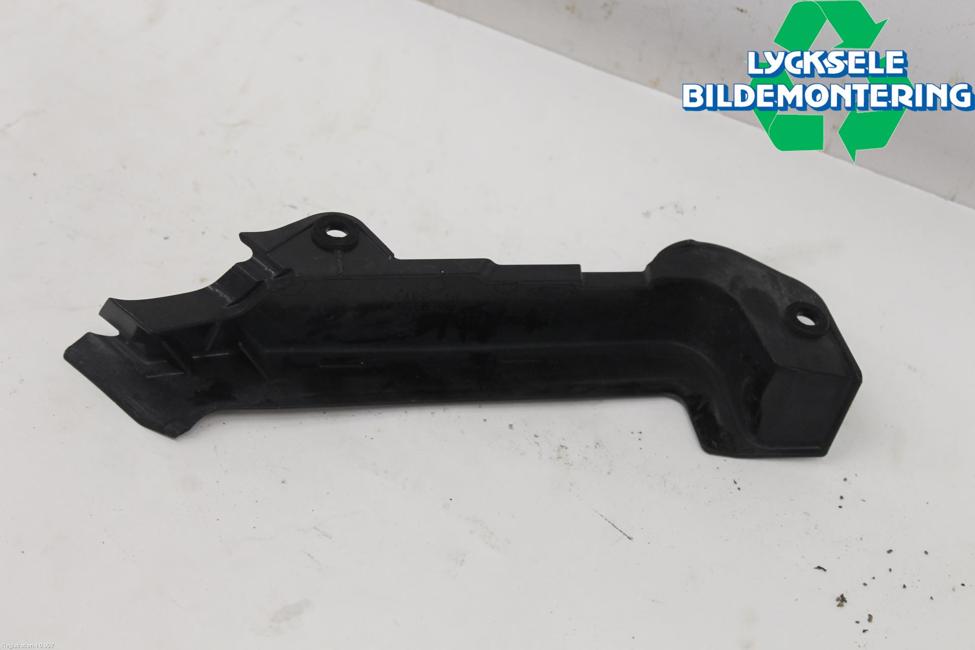 Ford MONDEO 15-22 Bakljussarg