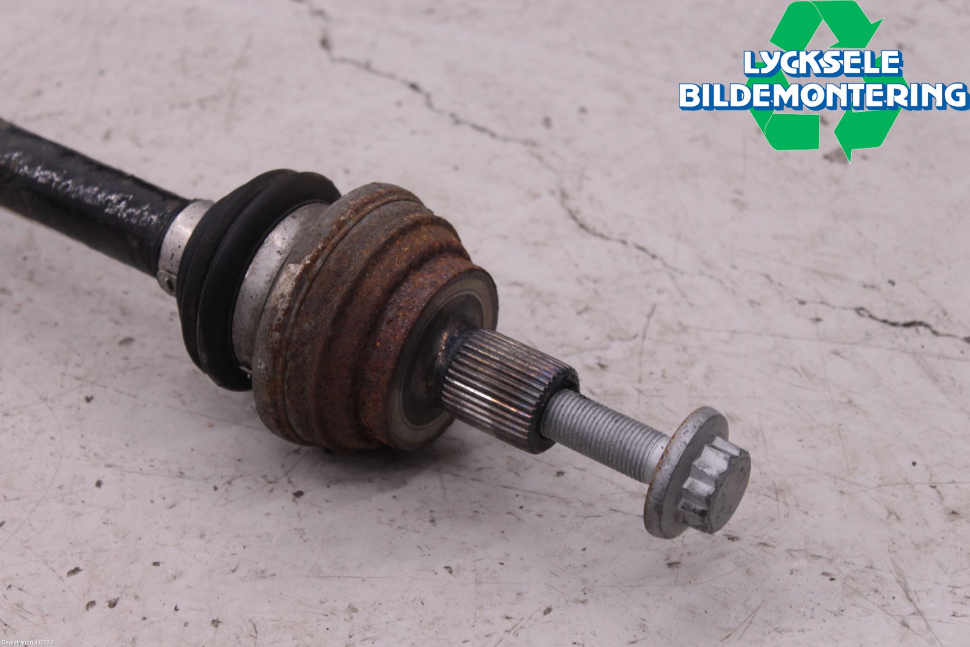 Audi Q3 8U 12-18 Drivaxel Bak Höger