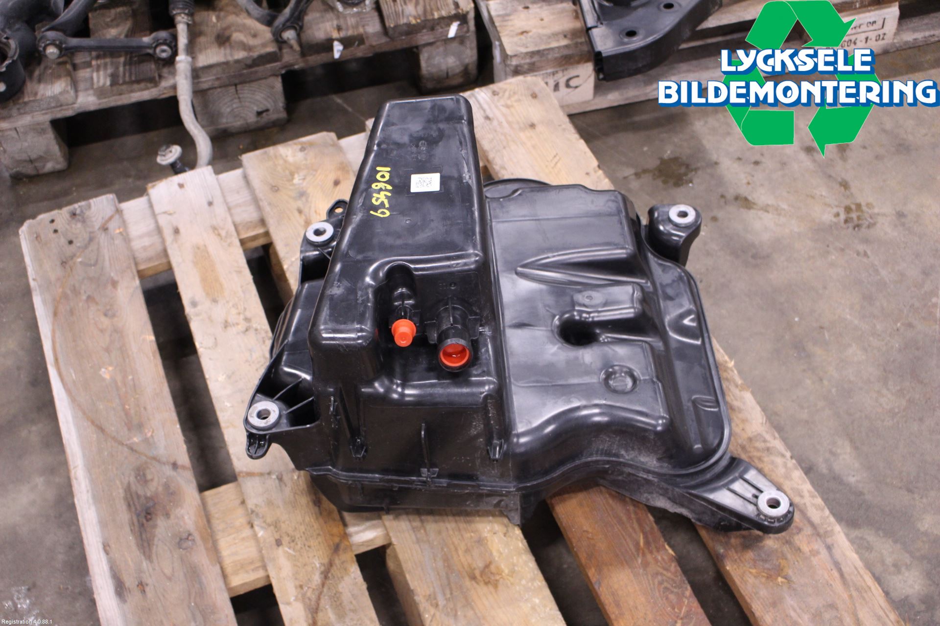 Audi A6 F2/C8 19- Adblue Tank