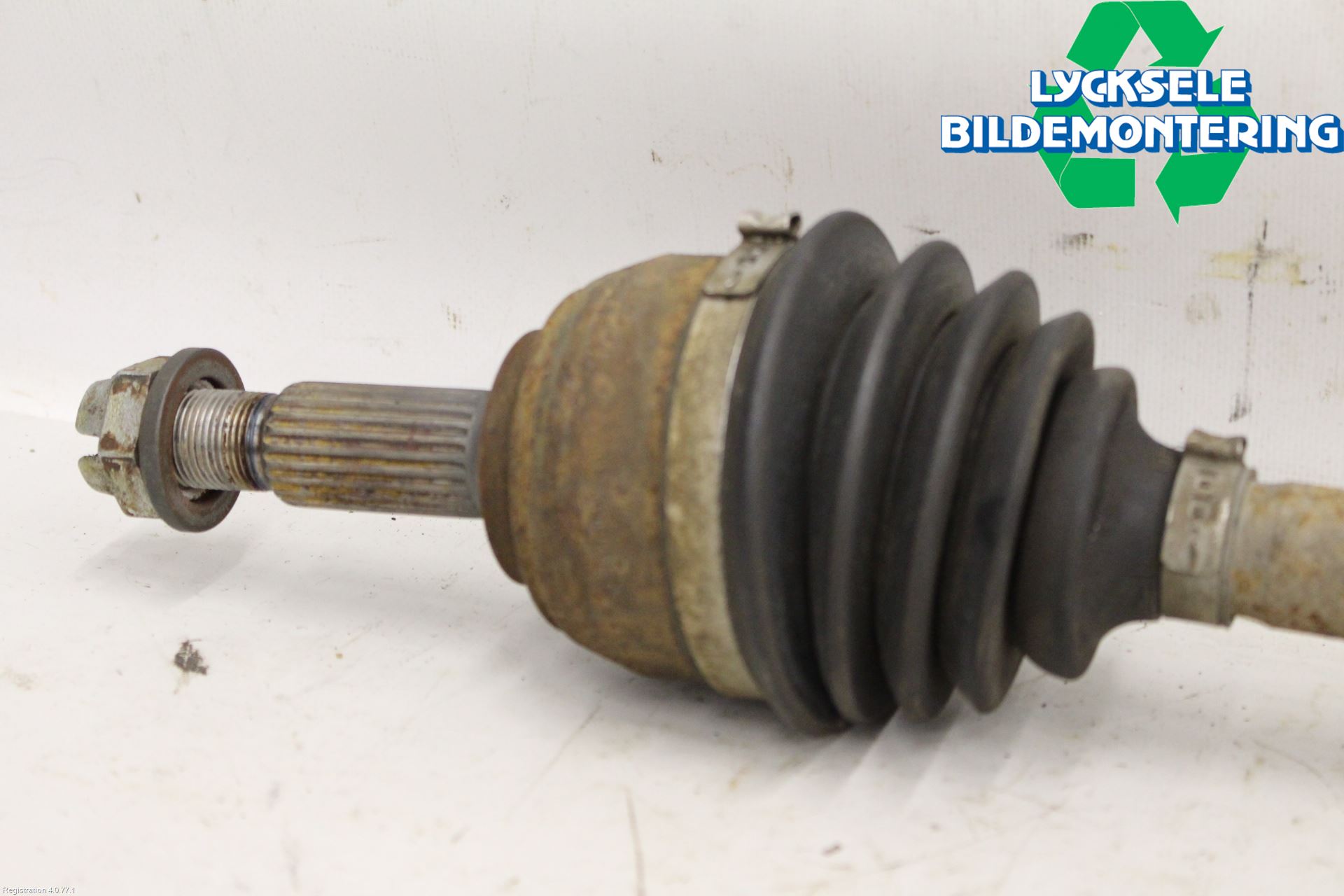 Nissan NOTE E11 06-14 Drivaxel Fram Höger