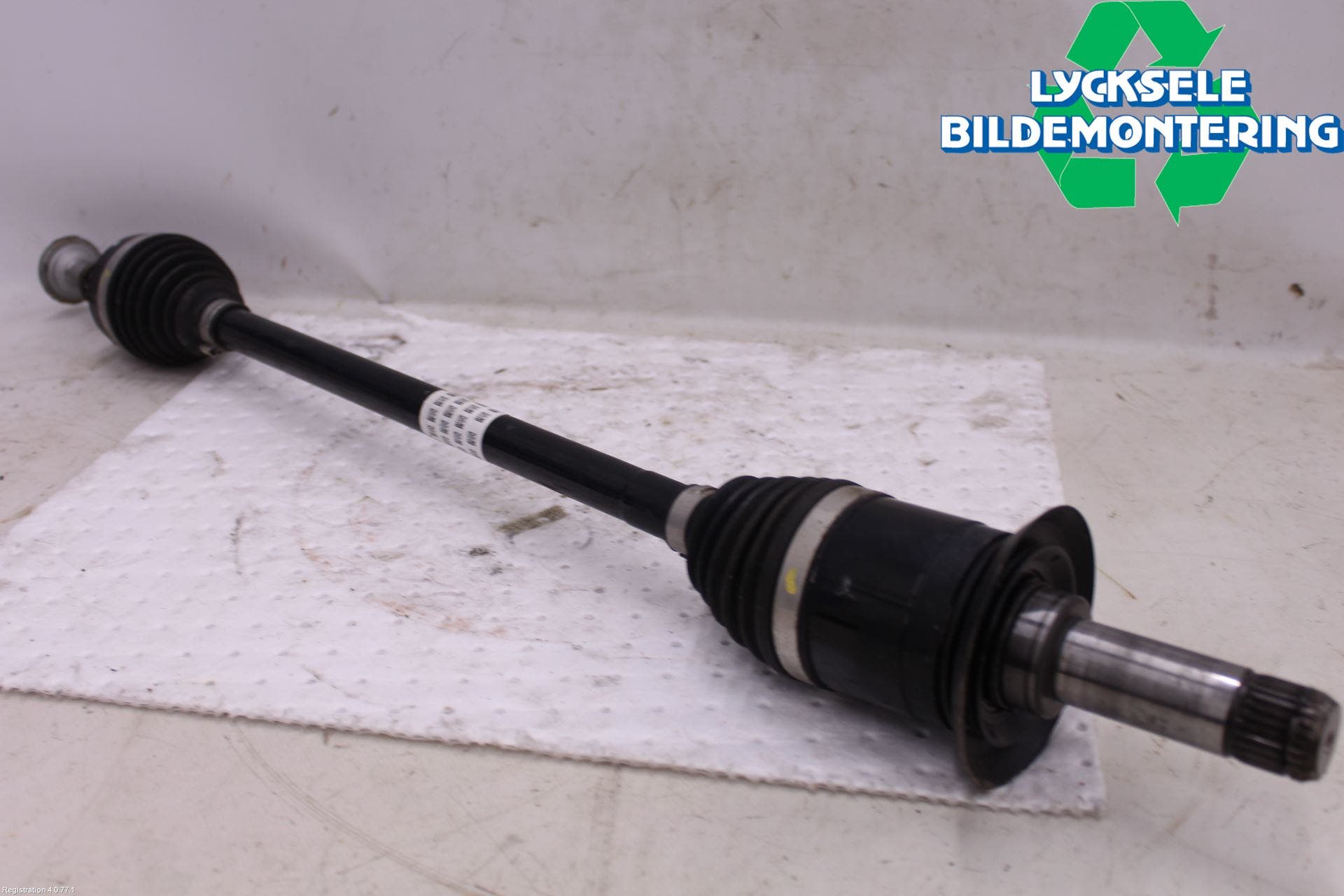 BMW X1 F48 15-22 Drivaxel Bak Höger