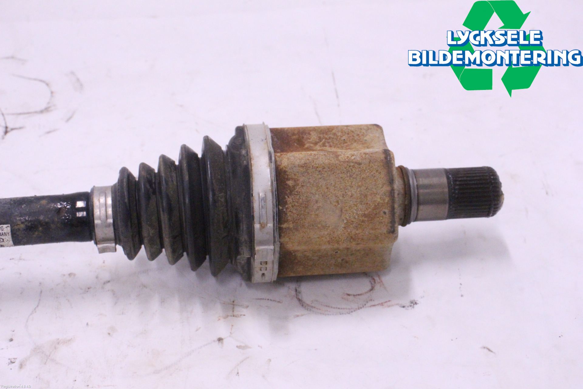 Volkswagen VW TIGUAN 16-24 Drivaxel Fram Vänster